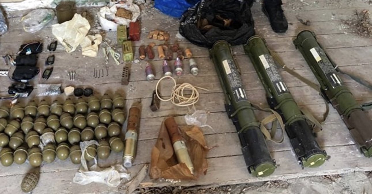 Более 2 кг взрывчатки и противотанковые гранаты: СБУ в Закарпатской области обнаружила арсенал оружия
