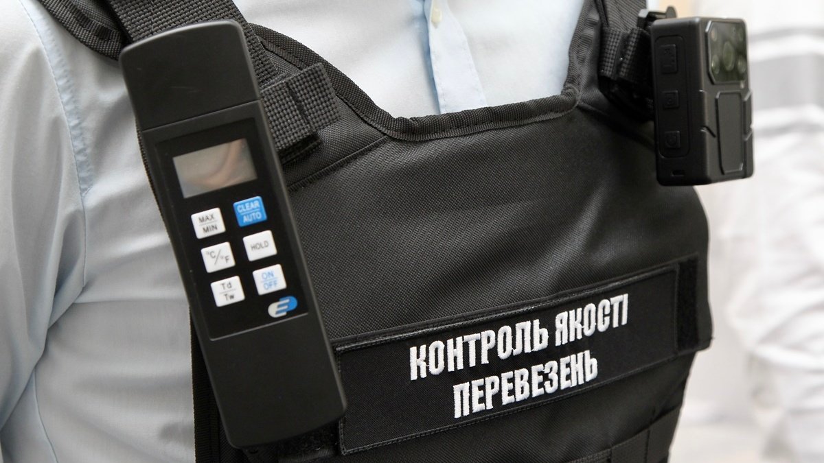 У Києві інспектори з боді-камерами перевірять громадський транспорт