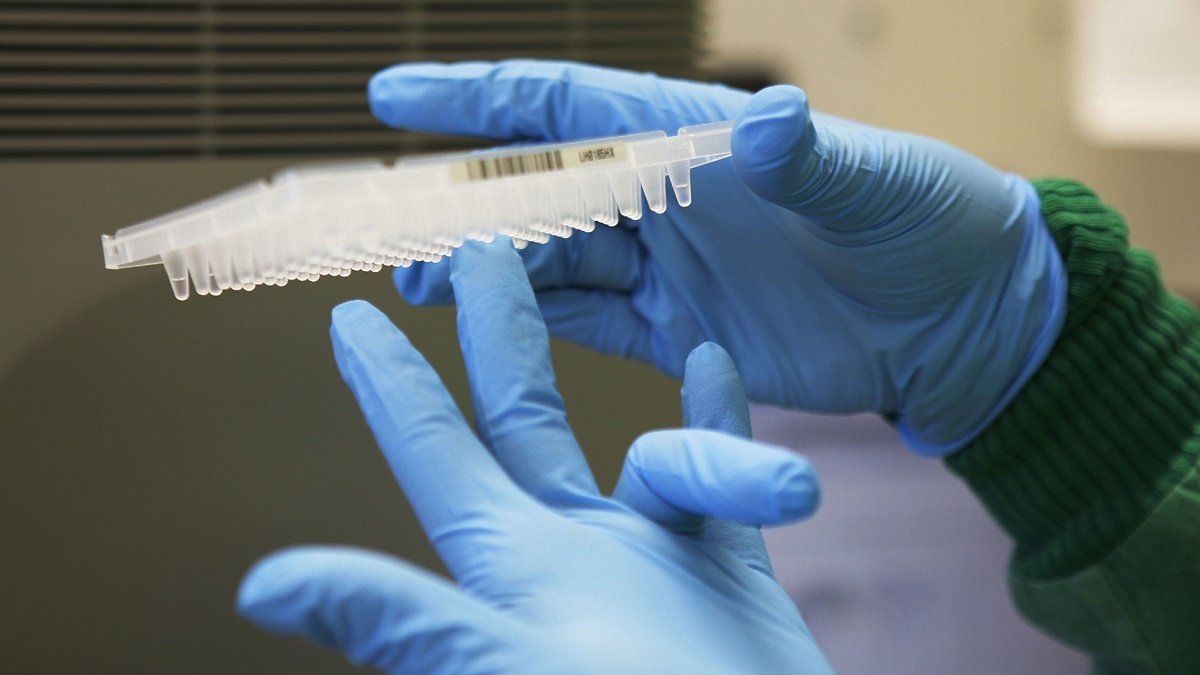 У Німеччині невакцинованих громадян зобов'яжуть здавати платні тести на коронавірус