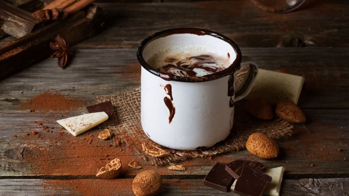 Як приготувати гарячий шоколад вдома: 5 рецептів на будь-який смак