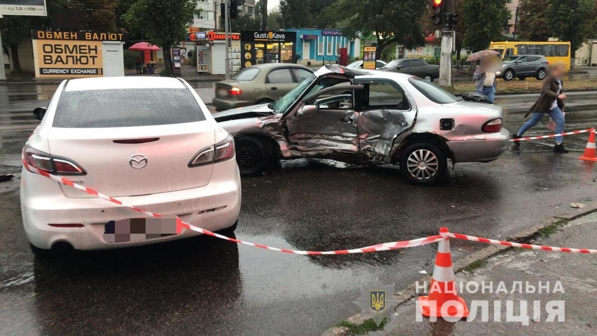 В Одессе полицейский проехал на красный свет и спровоцировал ДТП: погиб мужчина