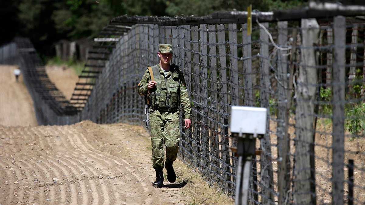 Польша направит 500 военных и спецтехнику на границу с Беларусью