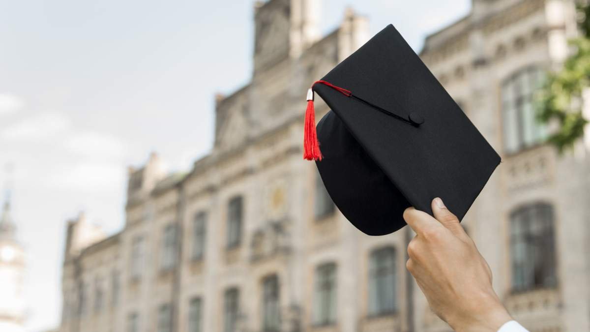 Росія почала визнавати дипломи про вищу освіту, видані в "ДНР"