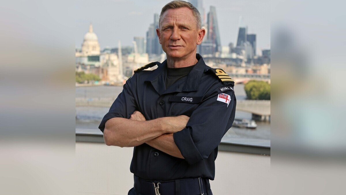 Акторові Денієлу Крейґу офіційно надали звання почесного командира британського флоту, як у Джеймса Бонда