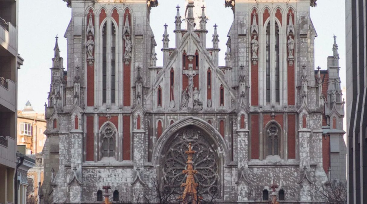 У Києві починають відновлювати костел Святого Миколая, який постраждав від пожежі