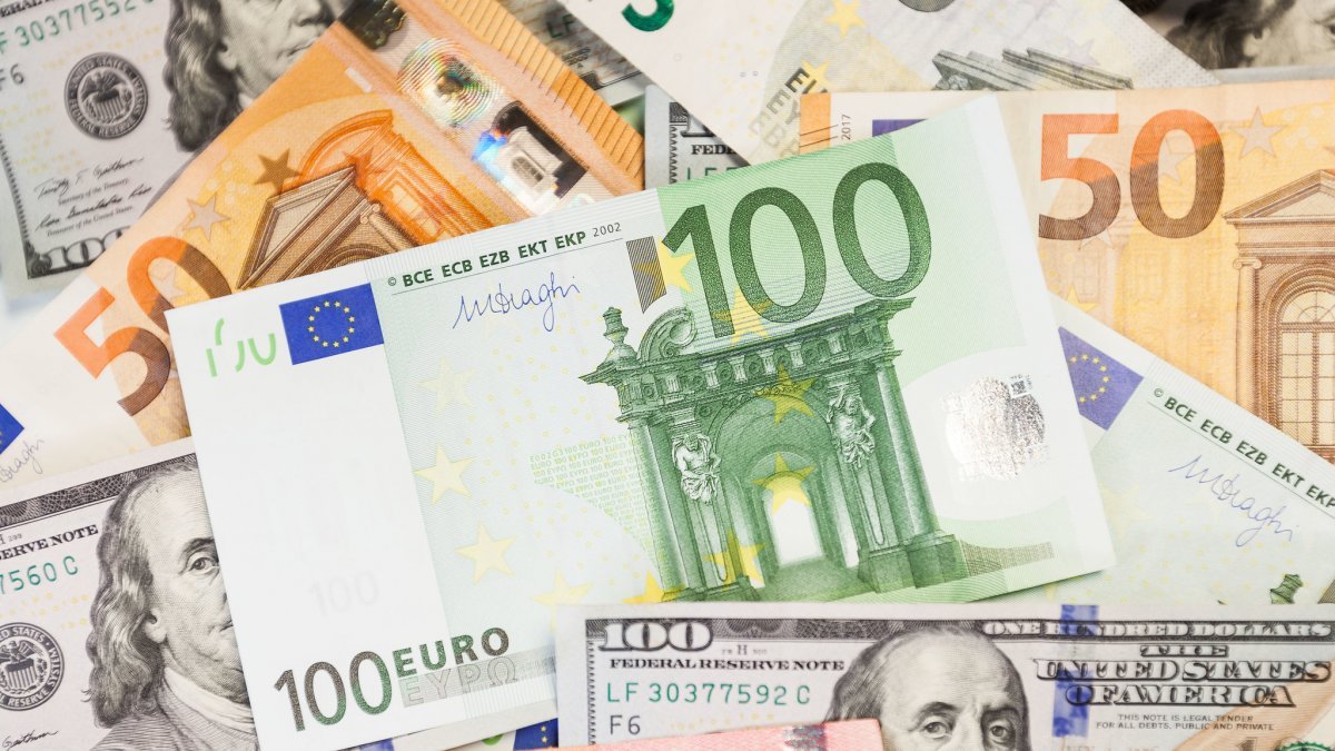 Курс валют на 28 вересня в Україні: євро подешевшав, долар подорожчав