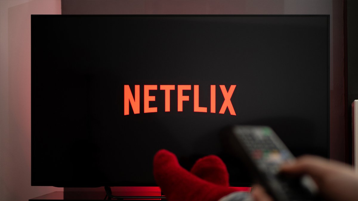 Топ фильмов и сериалов на Netflix: полная статистика по часам просмотра и аккаунтам