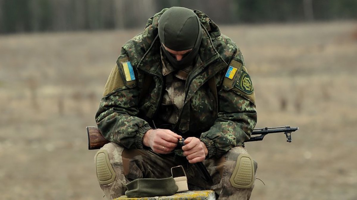 Боевики на Донбассе ранили двоих украинских военных