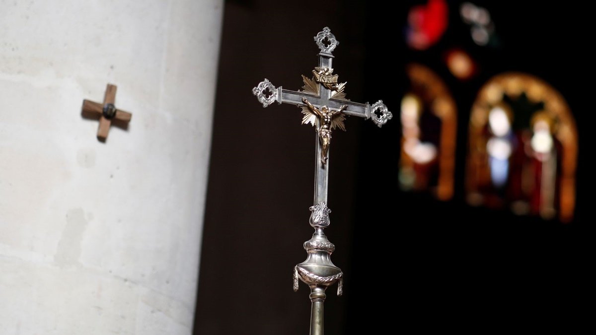 Во Французской католической церкви около 330 тысяч детей пострадали от сексуального насилия за последние 70 лет