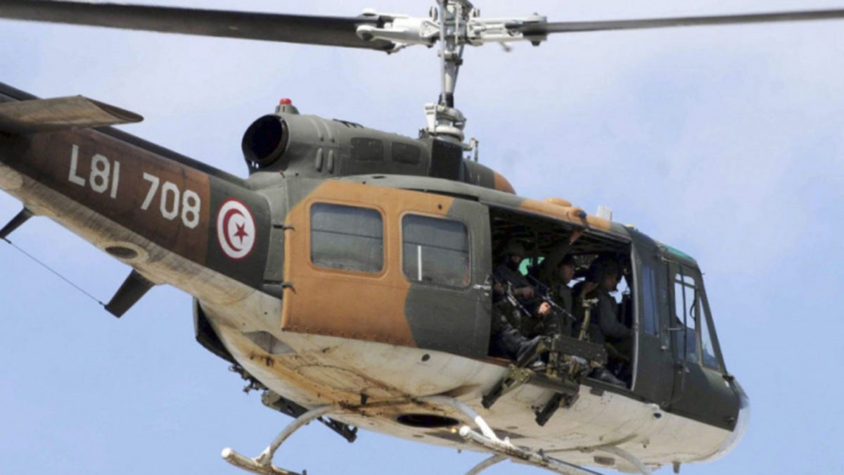 В Тунисе разбился вертолёт во время военных учений: есть погибшие