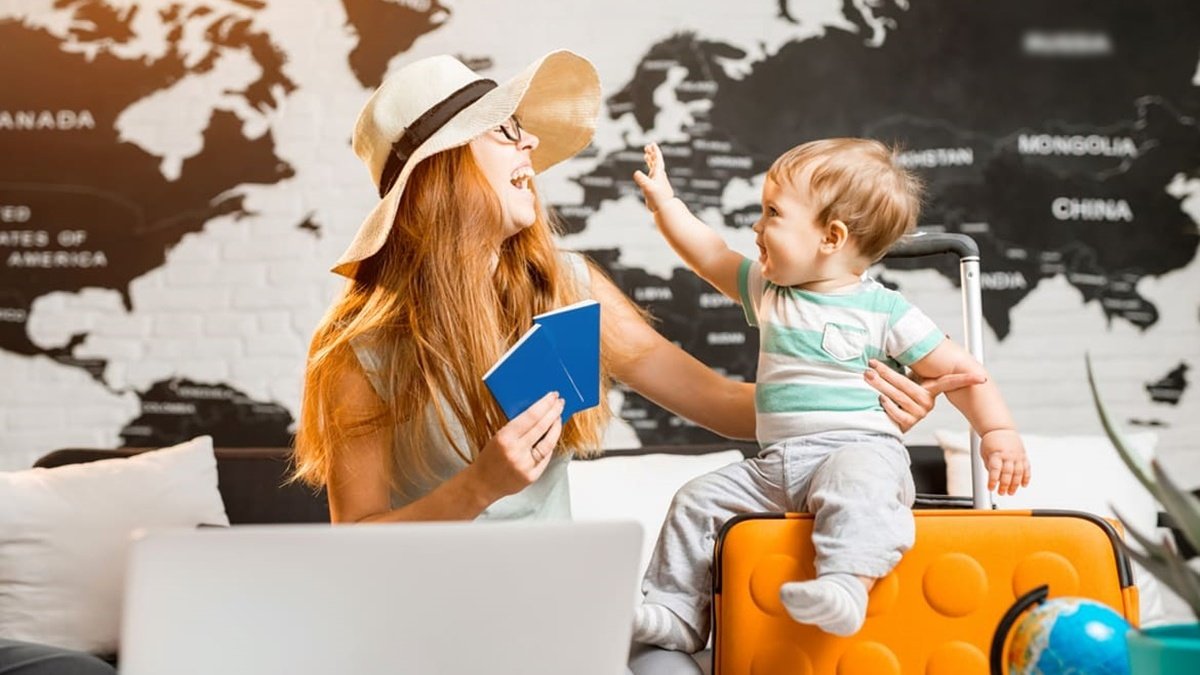 Родители смогут разрешить выезд ребенка за границу онлайн
