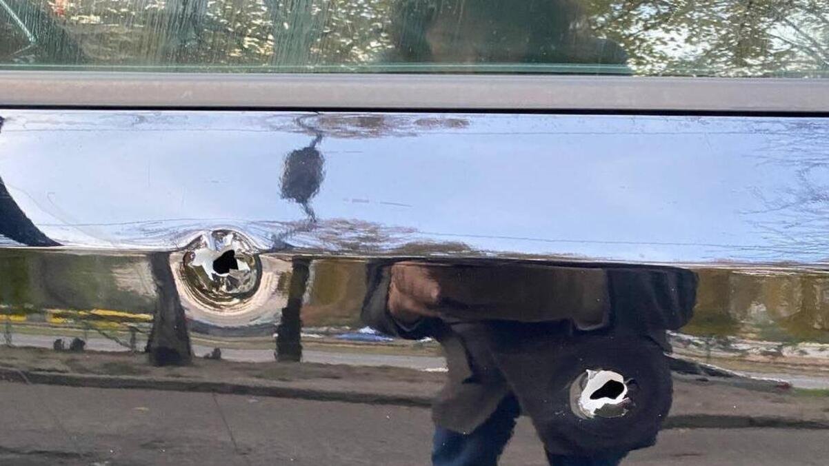 У Києві чоловік розстріляв автомобіль, у якому була родина з дитиною