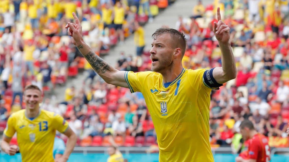 Украинский футболист Ярмоленко вошел в сотню лучших бомбардиров в истории сборных
