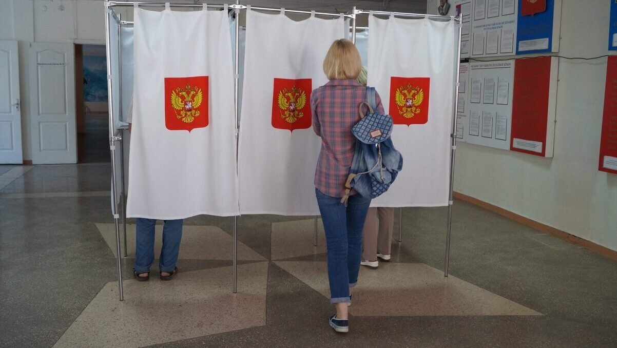 РНБО наклав санкції за організацію виборів у Криму і ОРДЛО: у списку більше двох сотень людей