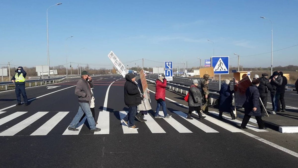 В Полтавской области перекрыли трассу Киев — Харьков: что требуют