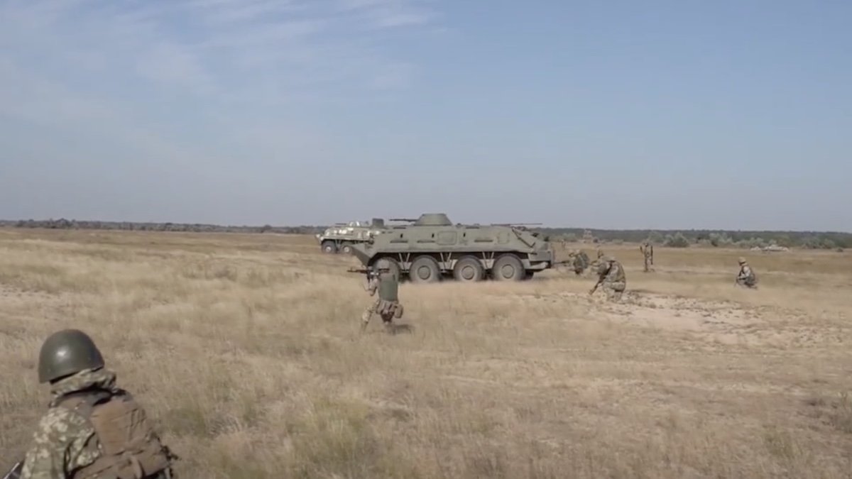 Украинские военные учились уничтожать вражеский десант возле Крыма