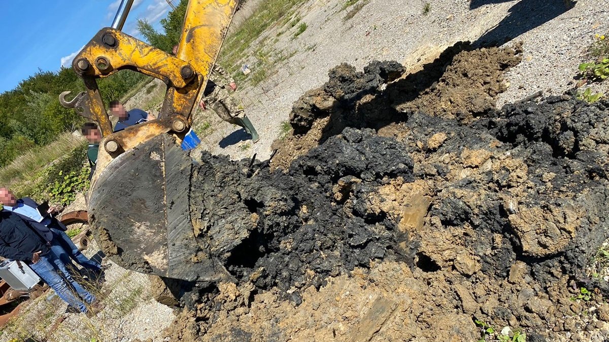 На Закарпатье предприятие закапывало в землю опасные отходы: регион на грани экокатастрофы