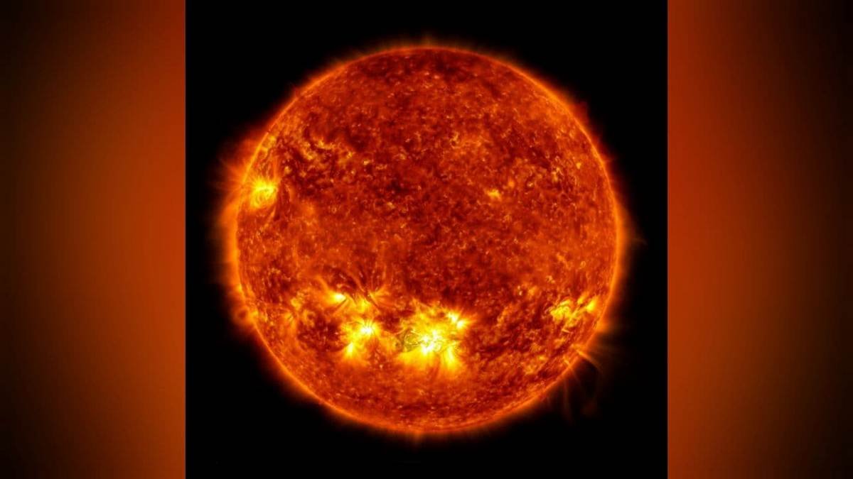 В NASA предупредили о масштабных вспышках на Солнце: могут не работать GPS и мобильная связь