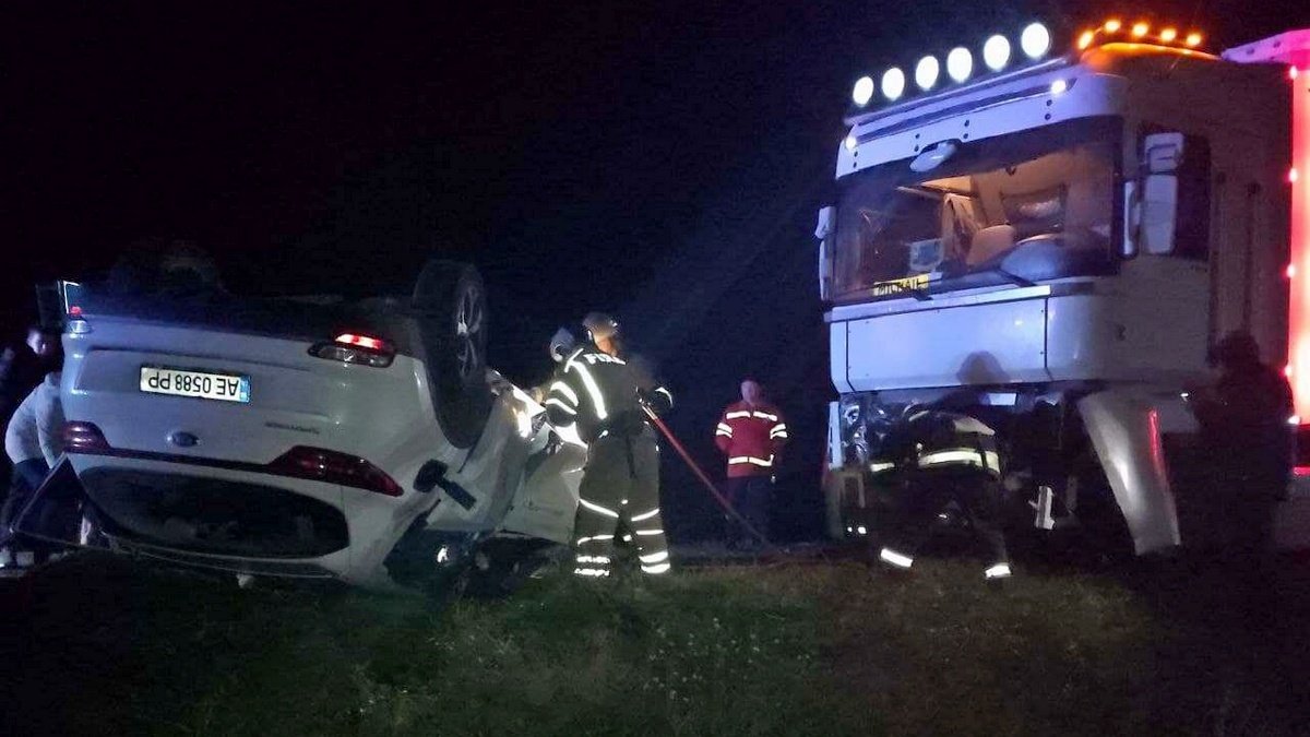 На трасі на Кіровоградщині KIA зіткнулася з вантажівкою: загинув чоловік та троє дітей