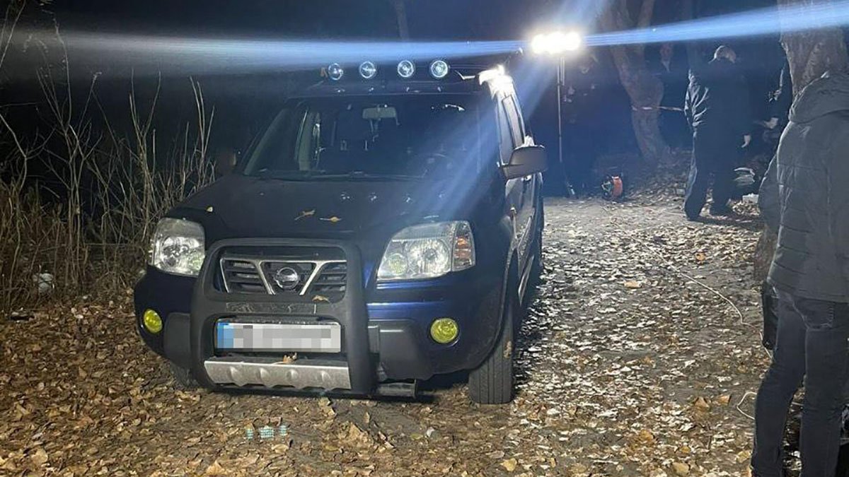 В Днепре в багажнике авто нашли тело мужчины: его убили молотком