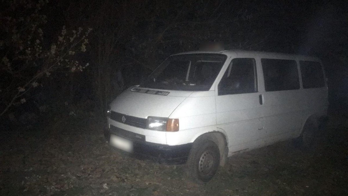 В Черновицкой области таксист вонзил отвёртку в пассажира и уехал