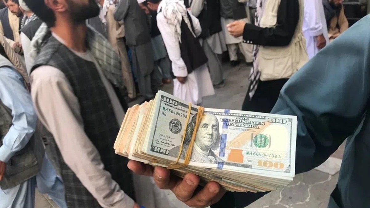 В Афганистане «Талибан» запретил использовать иностранную валюту