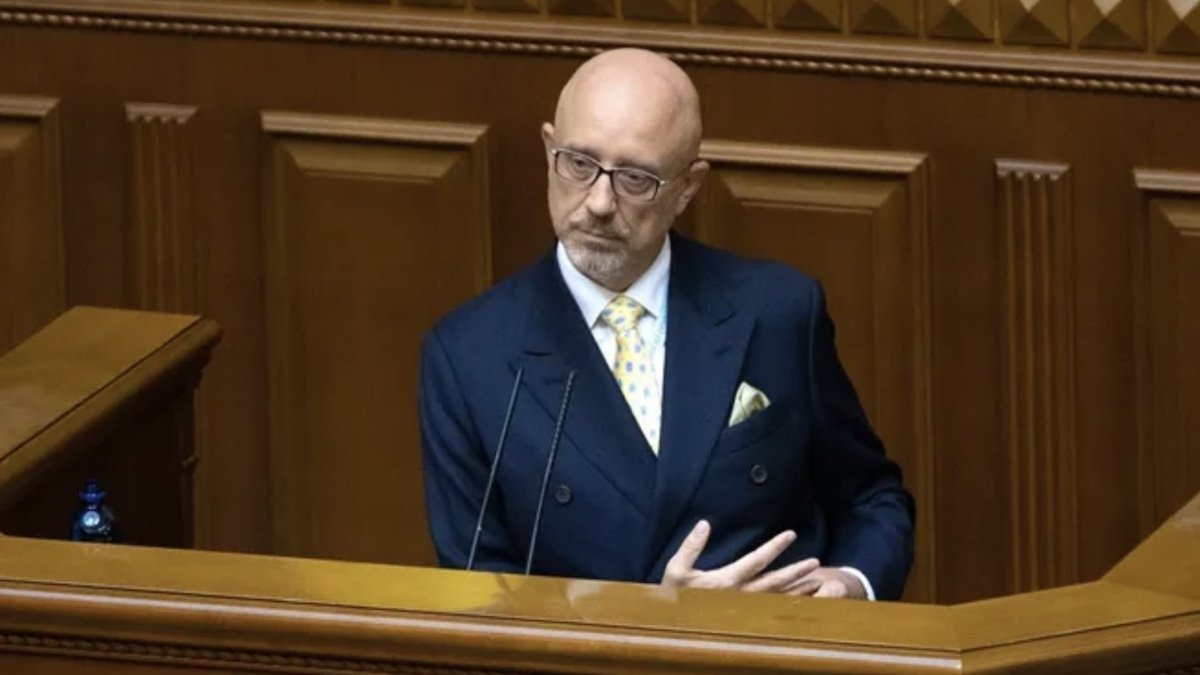 Что Украина должна сделать, чтобы юридически стать членом НАТО: ответ главы Минобороны