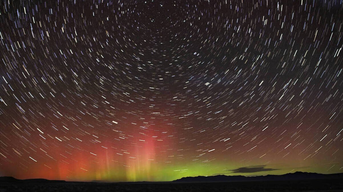 У NASA показали, як у нічному небі виглядає Північне сяйво під час магнітної бурі на Сонці