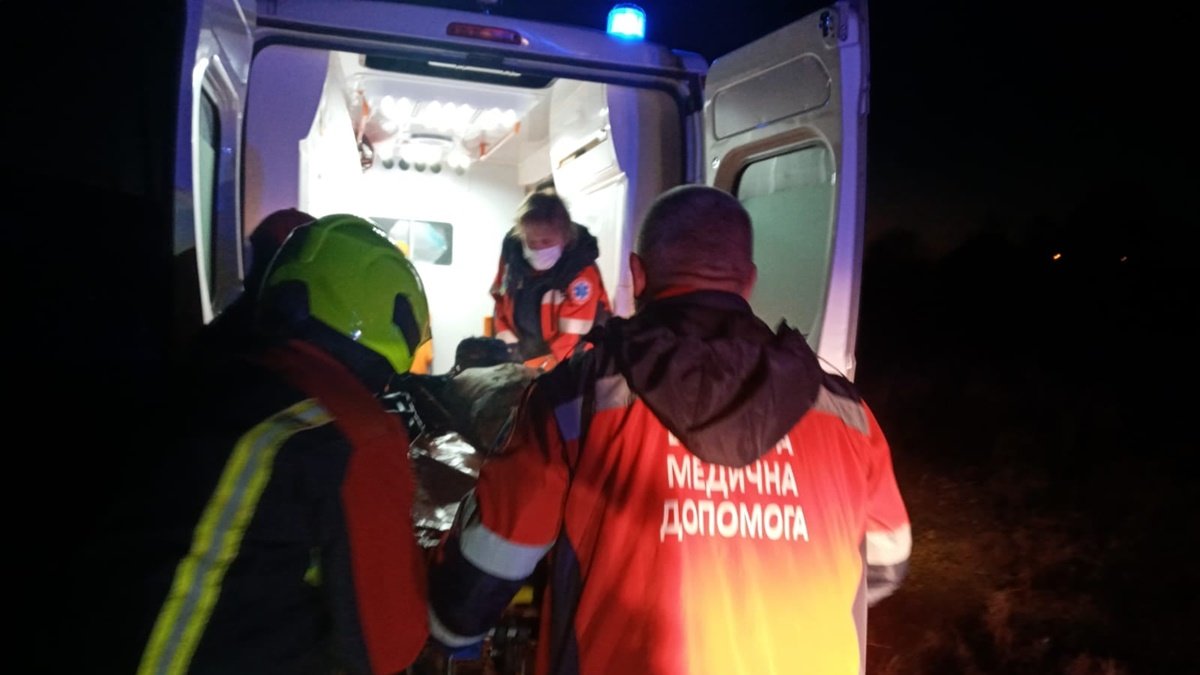 В Ровенской области 12-летнего подростка ударило током: его нашли между вагонами
