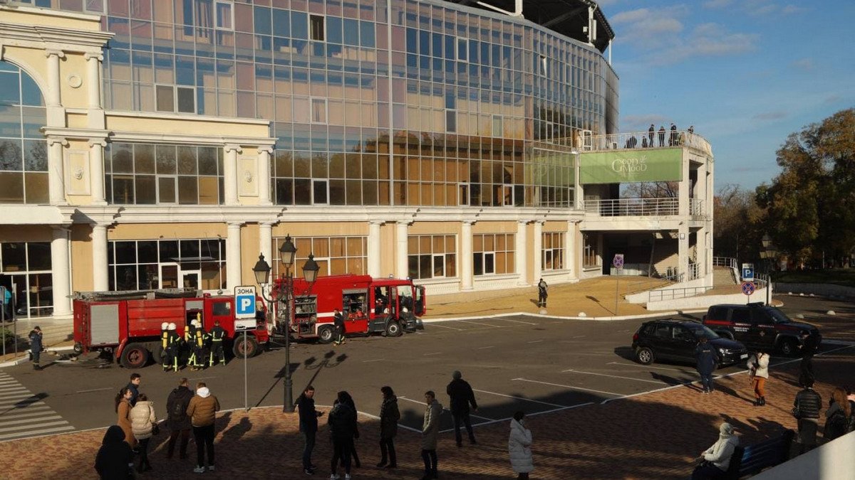 В Одессе на стадионе "Черноморец", где сборная Украины сегодня сыграет с Болгарией, произошёл пожар