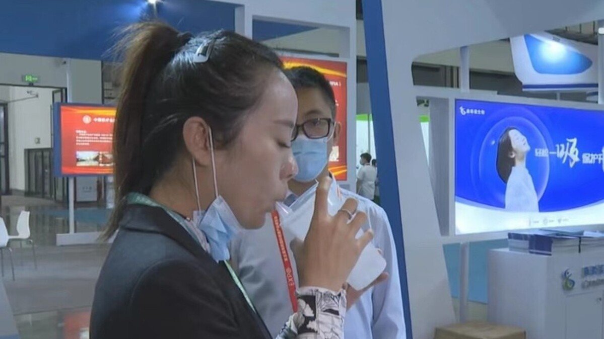 У Китаї представили першу вакцину, яку потрібно вдихати