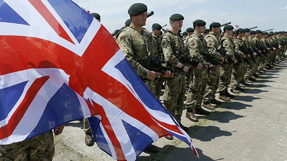 Великобританія готова направити в Україну 600 військових на тлі загрози військового вторгнення Росії