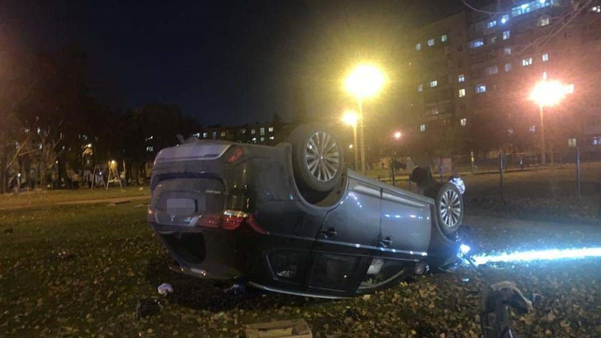 У Харкові п'яний поліцейський влаштував ДТП і протаранив ще дві машини, намагаючись втекти