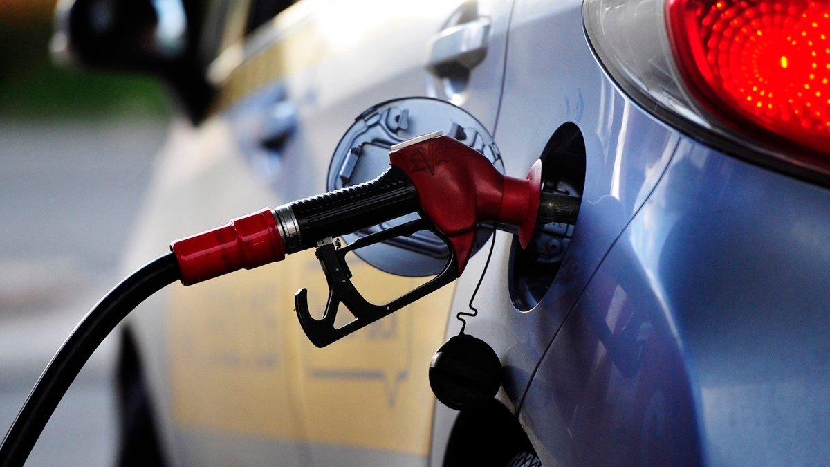 Какой будет цена на бензин и дизтопливо в Украине: новые расчёты Минэкономики