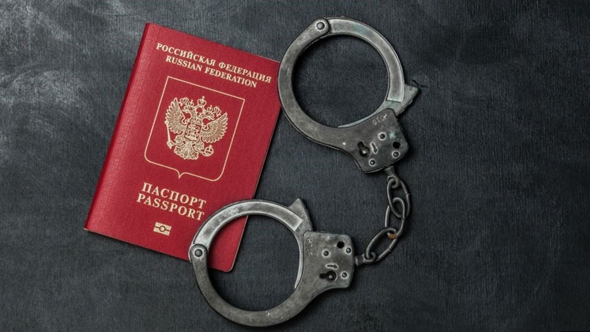 Боевики на Донбассе будут брать на службу только с российским гражданством: сколько украинцев уже получили паспорт РФ