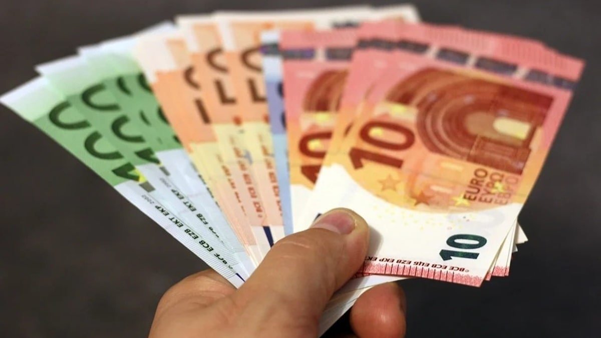 Долар значно зріс, що з євро: курс валют на 24 листопада