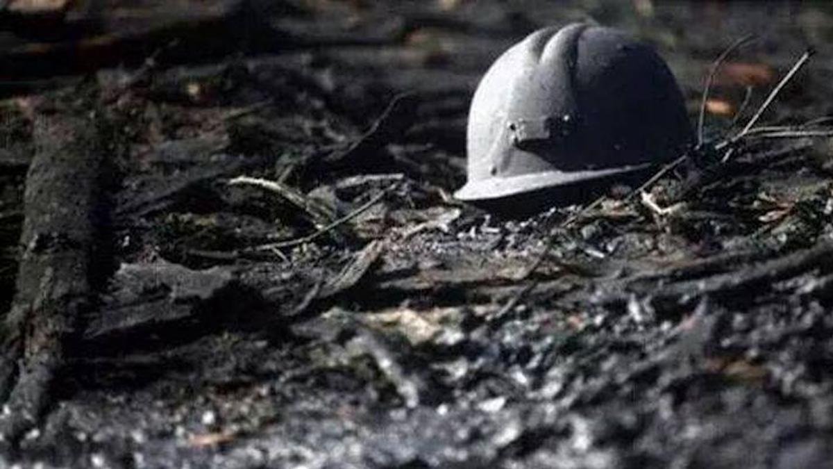В российской шахте из-за аварии застряли 46 шахтёров: 11 человек погибли, сохраняется риск взрыва