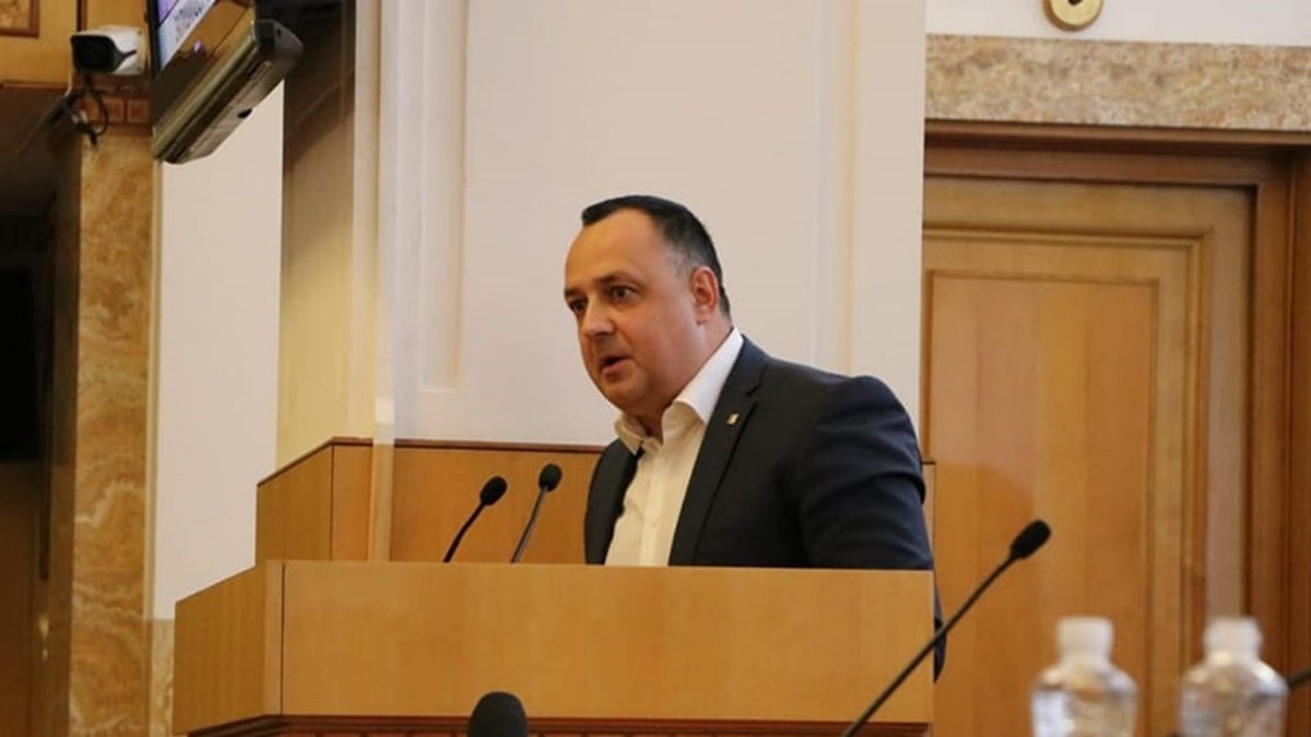 У Закарпатській області обрали нового голову обласної ради: що про нього відомо