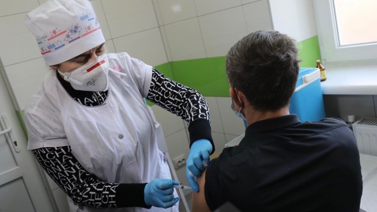 Во Львове бездомных начали вакцинировать от коронавируса