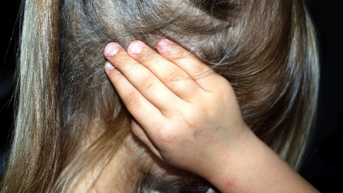 27% українців стали жертвами сексуального насильства чи домагань у дитинстві - опитування