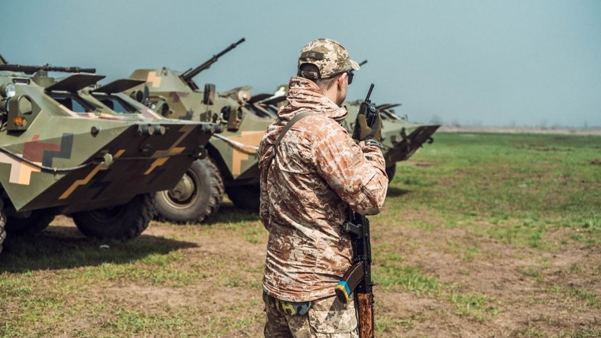 На Донбассе боевики обстреляли три посёлка и дистанционно заминировали местность