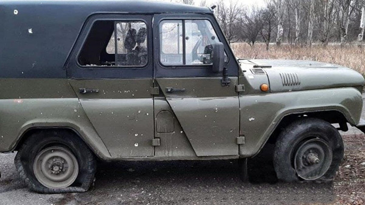 В Донецкой области на ходу взорвалась машина: водитель в больнице