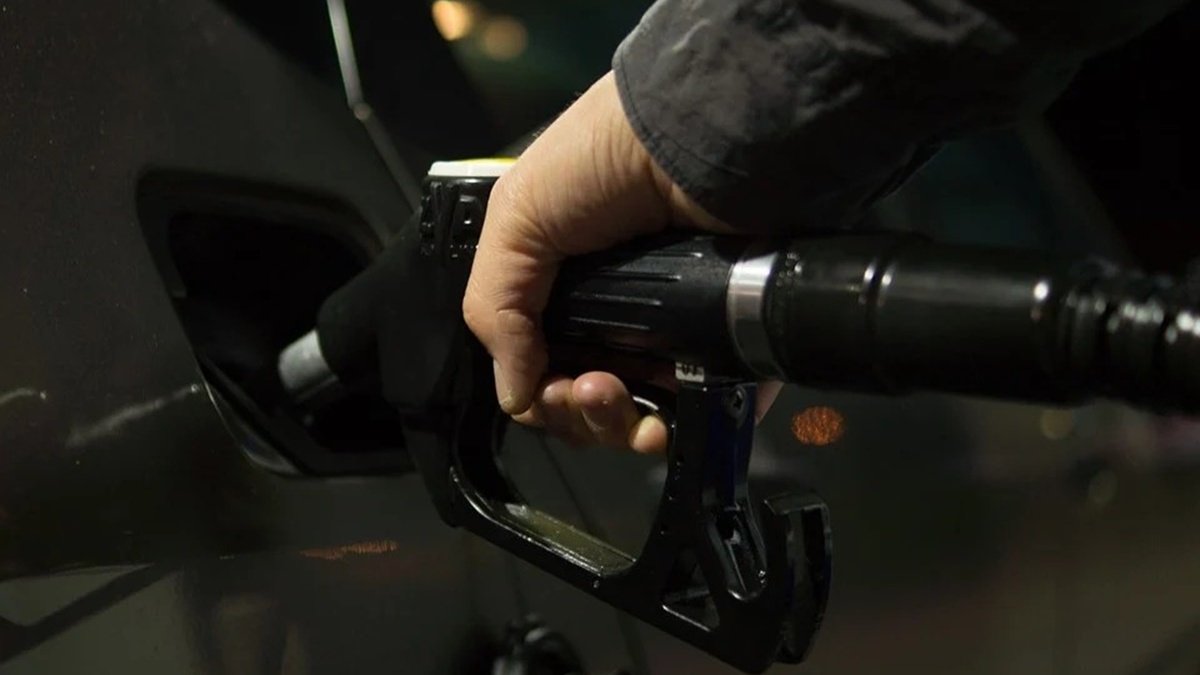 Якою буде ціна на бензин та дизпальне в Україні: нові розрахунки Мінекономіки