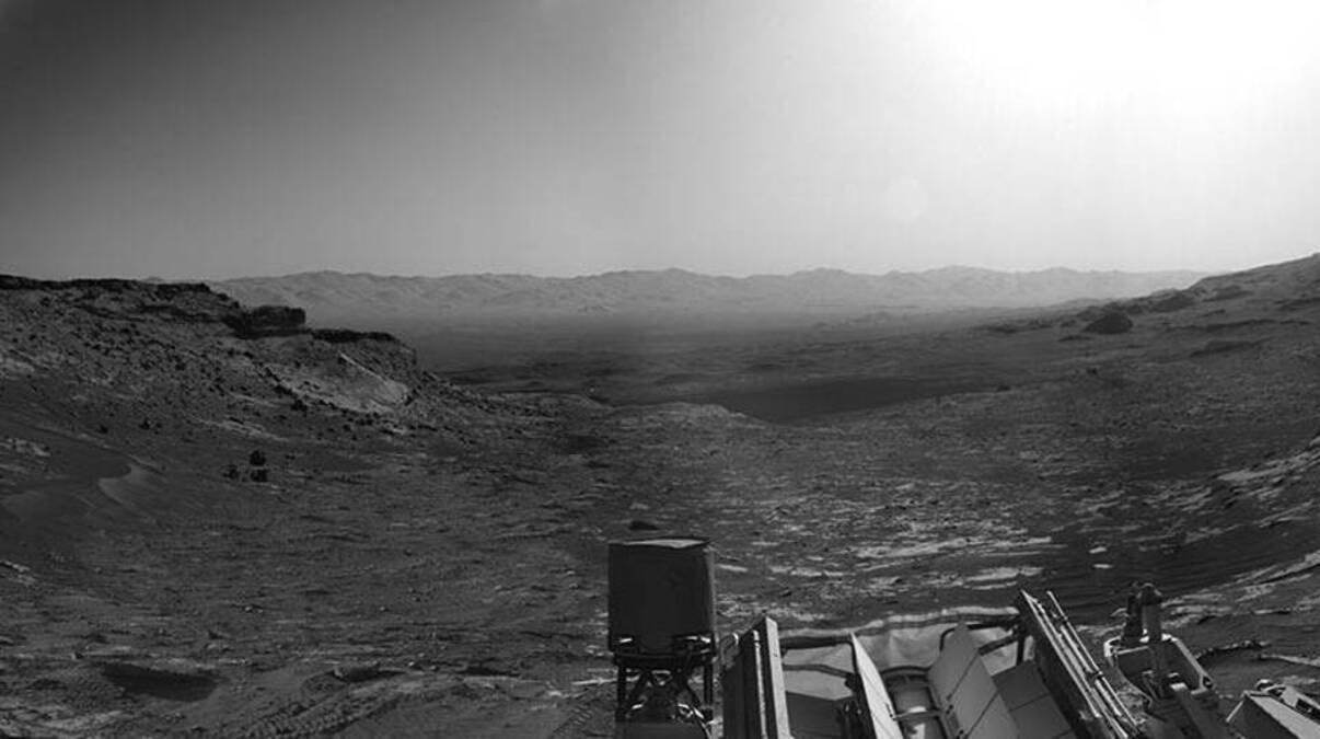 Марсоход NASA застал утро на Марсе и сделал фото
