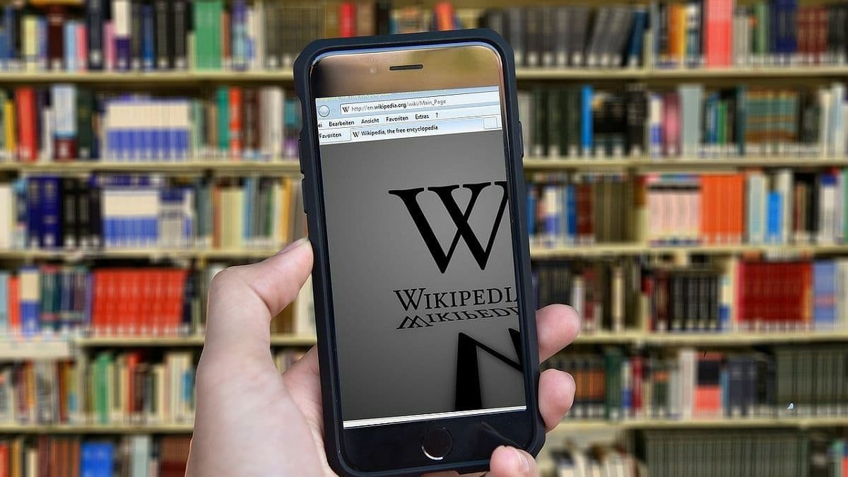 Первую версию «Википедии» продадут на аукционе