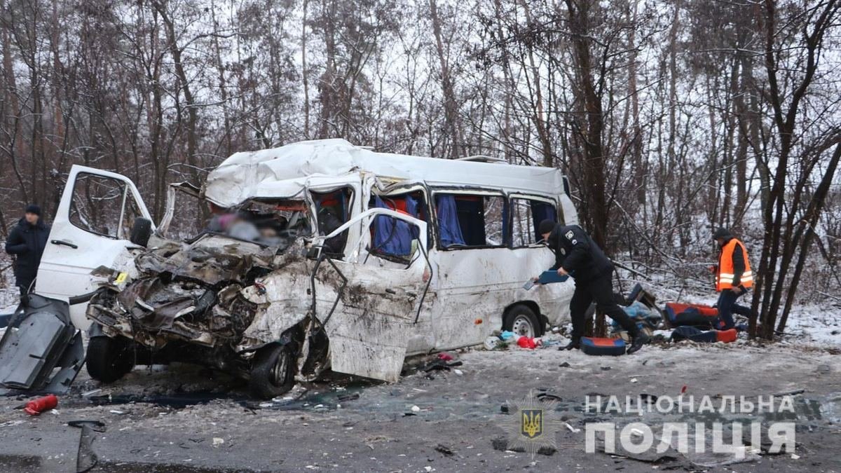 Смертельна аварія з маршруткою на Чернігівщині: кількість загиблих зросла до 13