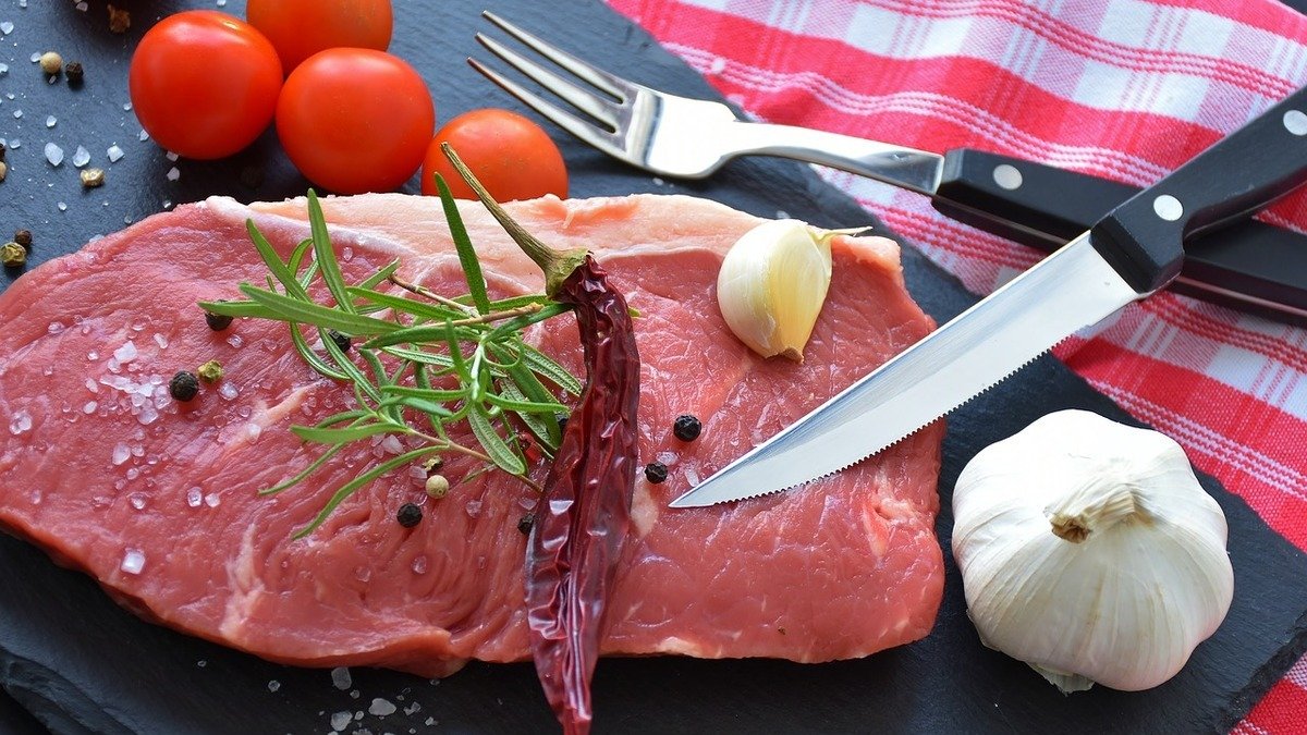 Как интересно приготовить мясо на новогодний стол: пять рецептов
