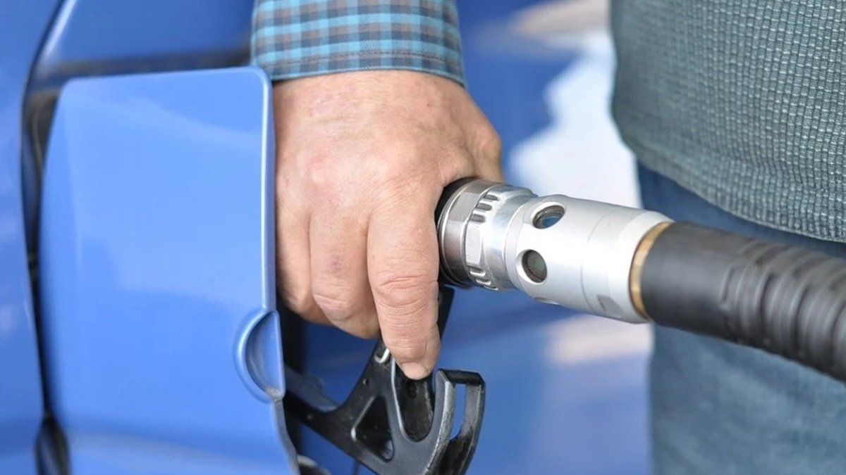 Як за рік змінилися ціни на бензин та дизпаливо в Україні