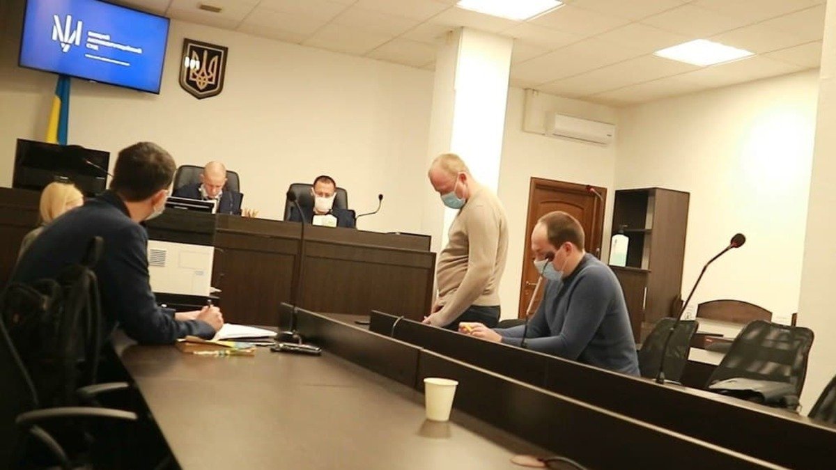 Высший антикоррупционный суд отложил заседание из-за болезни Чауса