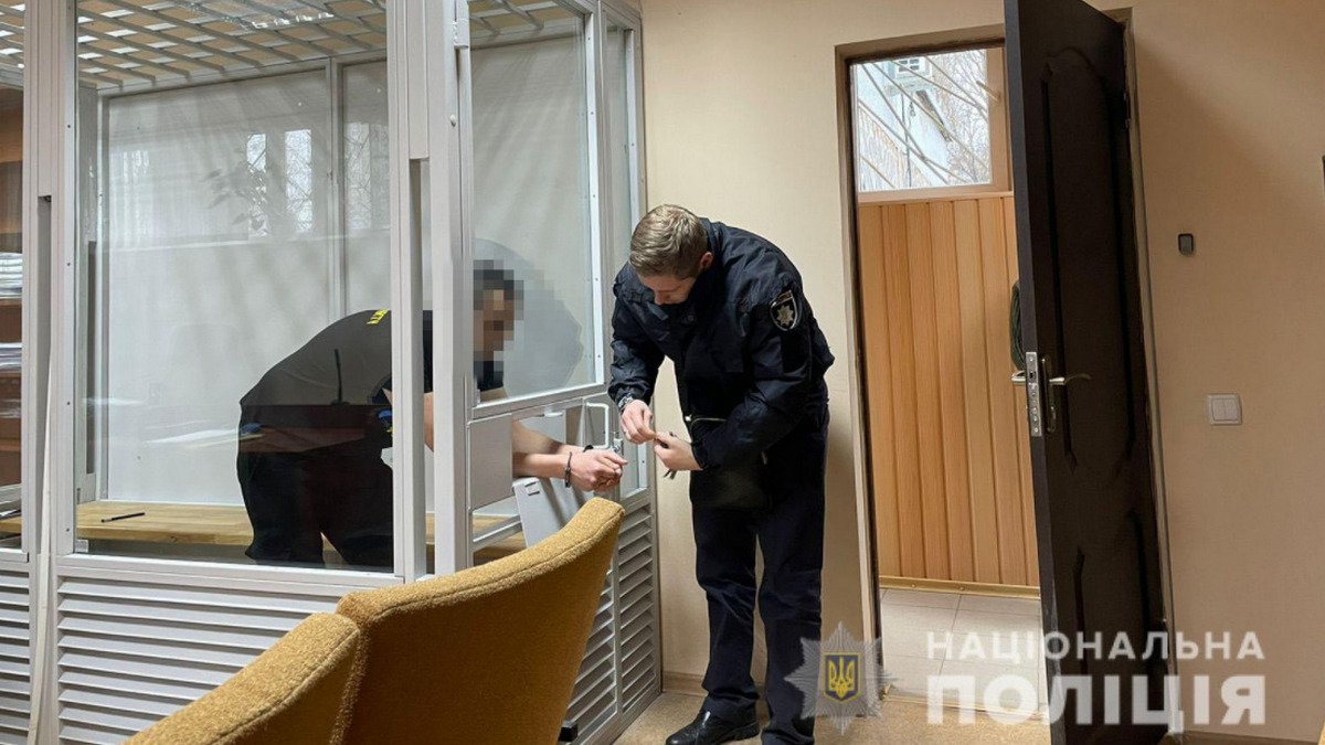 В Харькове на два месяца арестовали мужчин, которые избили пятерых полицейских